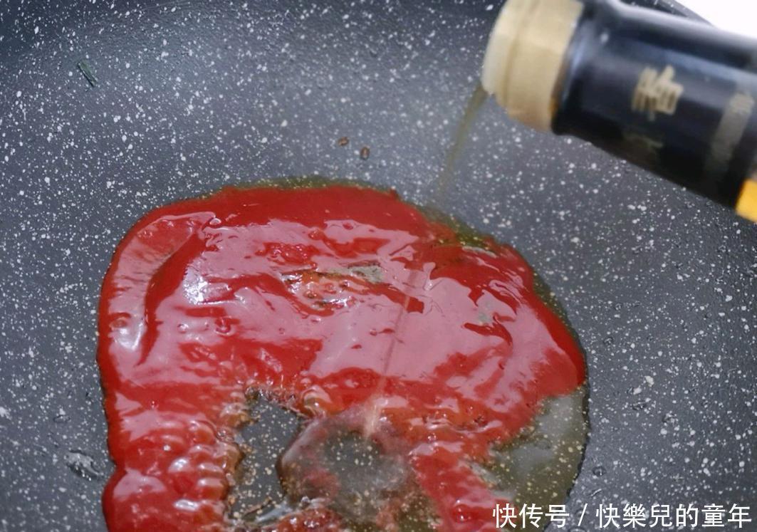 酸酸甜甜的口感再配上一碗米饭，孩子天天吵着要吃，下饭必备