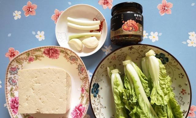 炖豆腐时加入它，美味又下饭，一上桌就被抢光了！