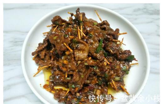 此零食,孩子隔三差五的馋,香辣入味,下酒又下饭,小白也能学会