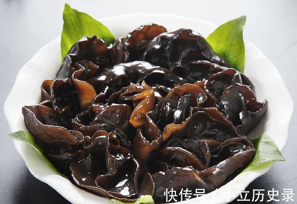 胎儿|孕期蔬菜并非吃得越多越好,3种蔬菜少吃,对孕妈和胎儿都不好!