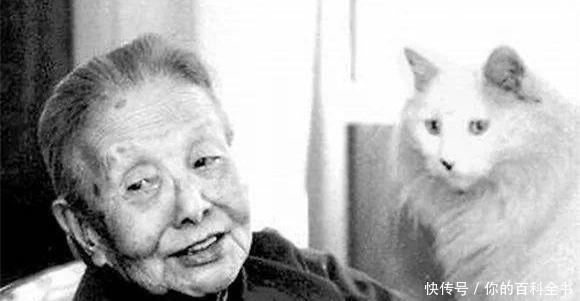 冰心的孙子在她墓碑上刻出“教子无方,枉为人表”,原因究竟为何!