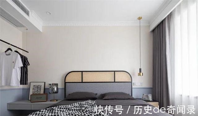 卧室|105㎡的单身公寓，巧用玻璃移门，打造时尚又高级的开放式空间！