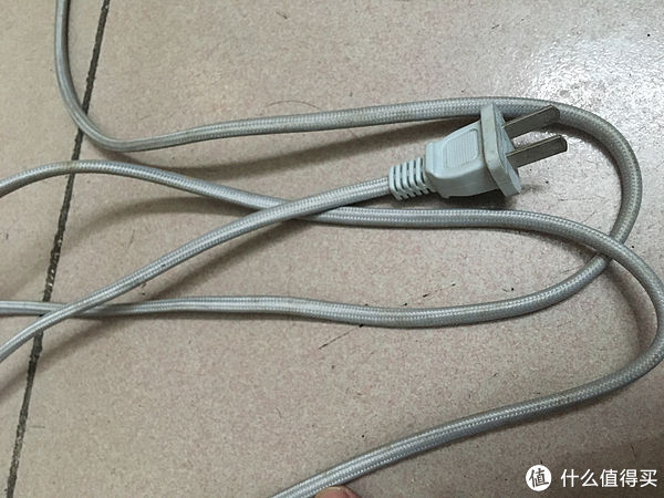 杆杆|还没流行就被抛弃:宜家低压卤素台灯B0715