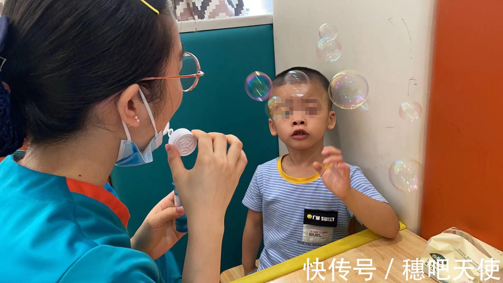 宝宝|说话晚就是智力低?宝宝说话迟或早,与智力的高低有关系吗?