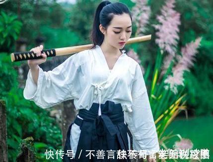 上联!千古绝对! 上联 井小却可吞日月, 下联经典到爆!