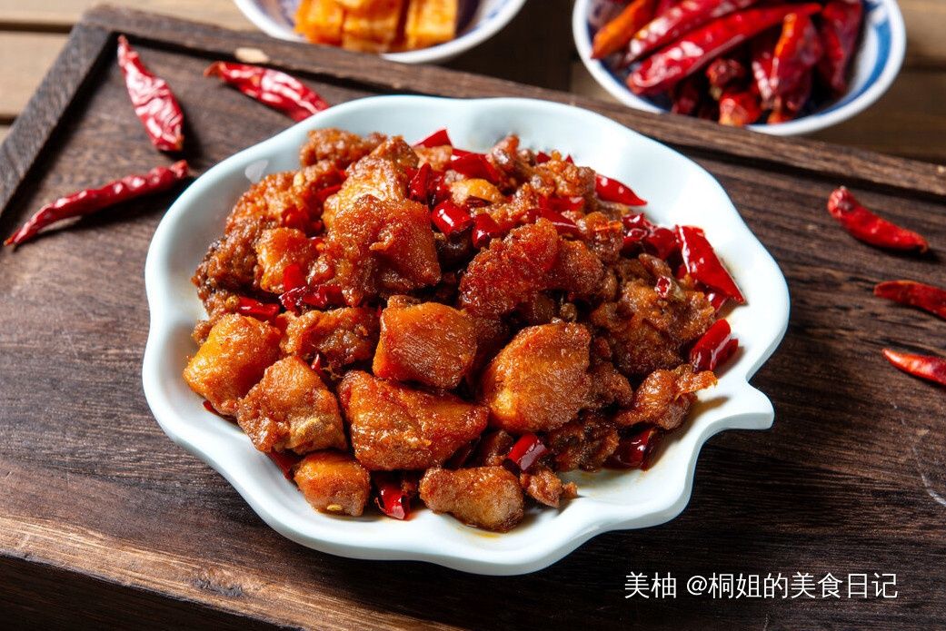 教你在家做辣子鸡，外焦里嫩，香辣爽口又开胃，越吃越有味