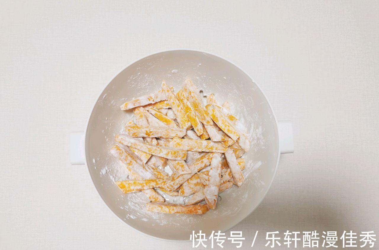 咸蛋黄南瓜条|咸蛋黄南瓜条,口感丰富,营养健康