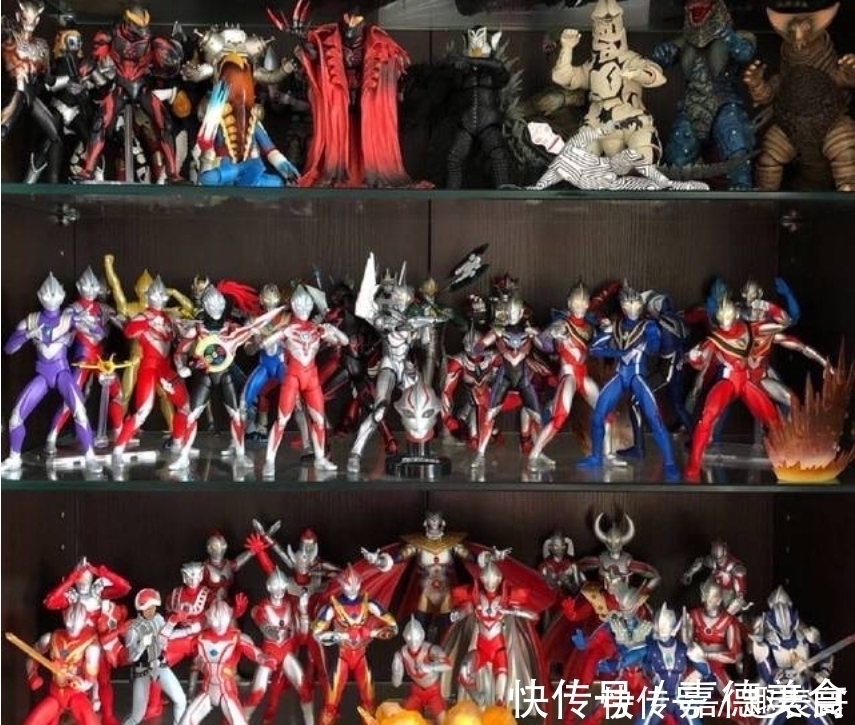 特利迦|网友调侃养儿子像养奥特曼,家里奥特曼玩具堆成山,一口气认不完