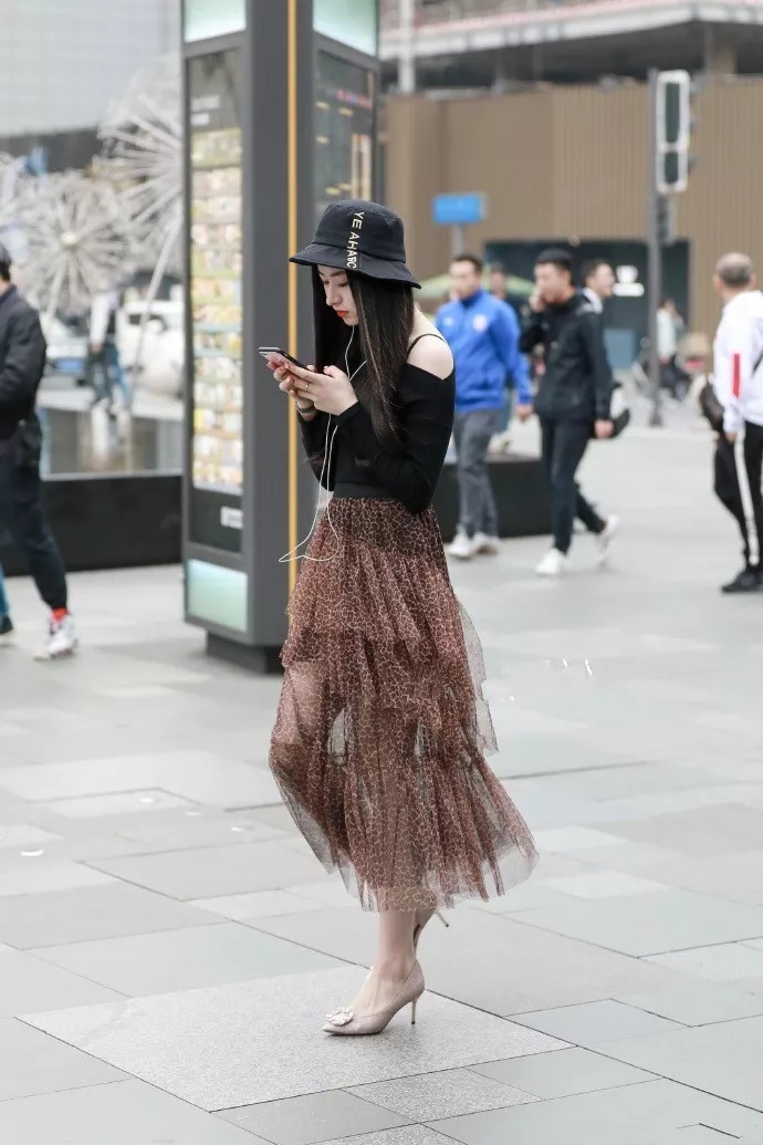 搭配|街拍组图:时尚高跟鞋搭配,秀出女性的优雅与自信