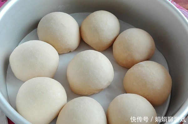 教你做蒸面包,不用面包机也不用烤箱,松软有嚼劲,好吃不上火