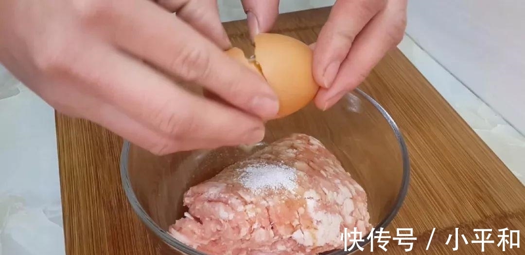 好吃|土豆这样做才好吃, 不用油炸, 比红烧狮子头都好吃, 好吃到流口水