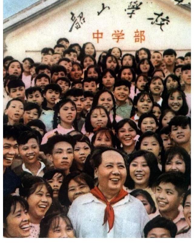 题写&难得一见！伟人唯一用楷书题写的“韶山学校”让人叹服，斩钉截铁