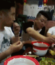 |搞笑GIF:高手,真正的高手!大爷原谅我没见过世面!!