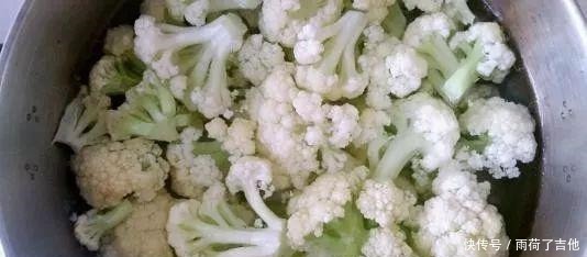 炒花菜时到底要不要焯水不少人做错了,不懂还是别乱做