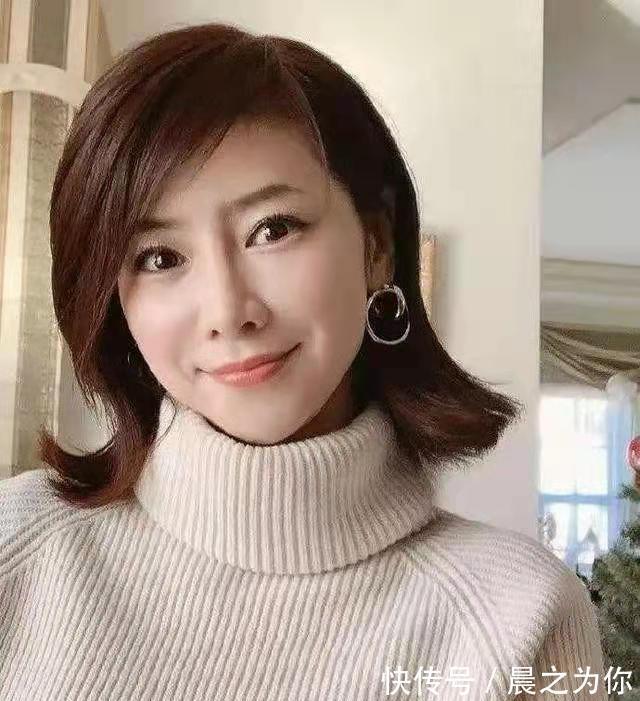 秘诀|日本53岁“童颜魔女”,53岁像20一样0皱纹,保养秘诀与瑜伽有关