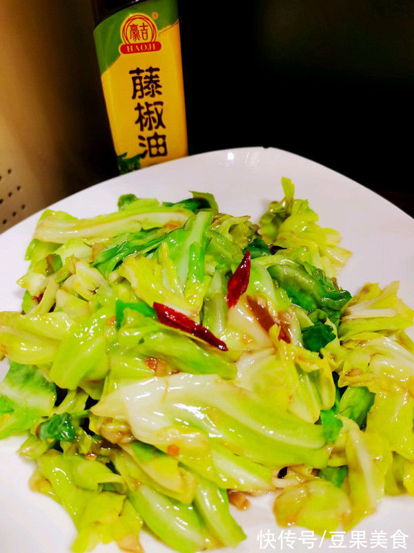 手撕包菜|#清香麻爽秒入魂#藤椒糖醋手撕包菜