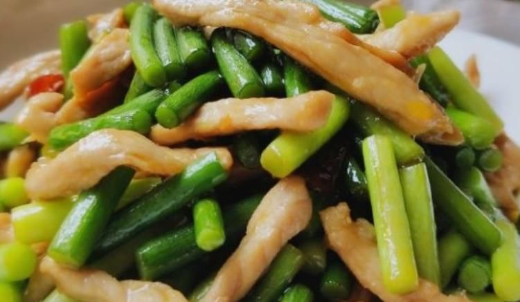 简单好吃香气十足，富有营养又不油腻，可以经常做给孩子吃呢