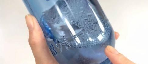 白酒瓶上有这4个字,切记不要买,酒厂工人不会说,早知道不吃亏