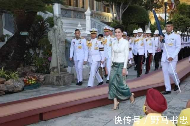 苏提达|诗妮娜笑容太有感染力！粉裙尺码太小看着好勒，就是比苏提达惊艳