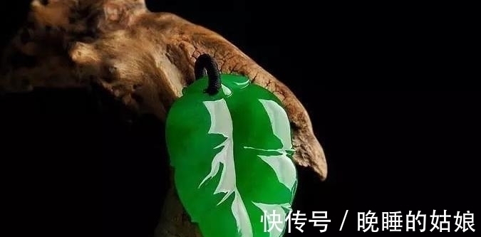 翡翠 不知道如何保养翡翠?学会这些正确的方法,就能保持水润有光泽