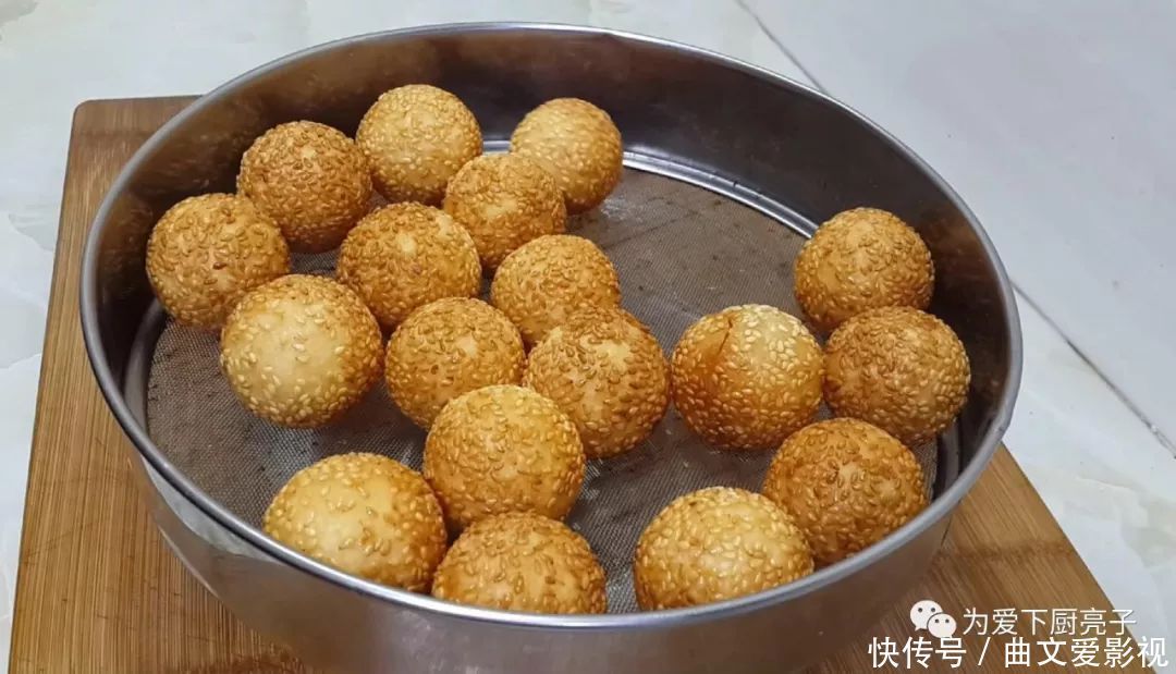 大米团子|3勺糯米粉,1碗大米,教你简单一做,比麻团做法简单,比锅巴好吃