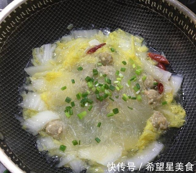 白菜粉丝丸子汤！