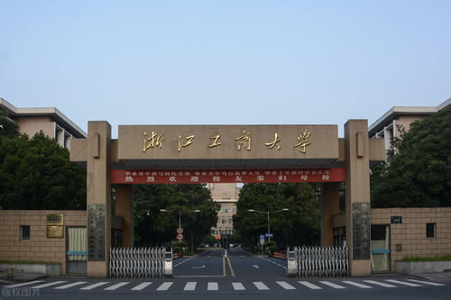 做明星经纪人应该考什么大学？我建议选择这4类大学