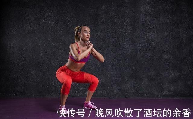 上班族|不论男女，每天坚持50个深蹲，一个月后，3件喜事可能会悄悄降