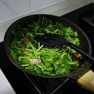 芹菜|腊肉炒芹菜