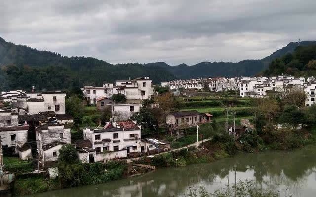 游客|江西依山傍水的古村落，因碧水汪汪而得名，距今已有1100年历史了