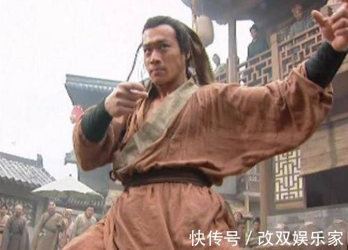 蒋门神!如果赤手空拳,此人是梁山武功第一,卢俊义和林冲联手也打不过他