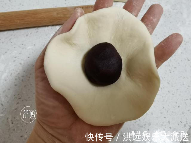 豆沙馅|我家面粉从不蒸馒头,试试这做法,1次做8个,出锅瞬间扫光,赞