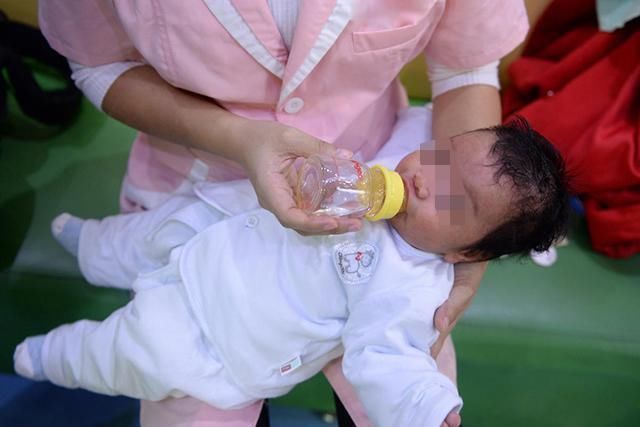 甜菜红素|“妹妹流血啦,妈妈快来”,面对意外,哥哥的反应让医生竖起拇指