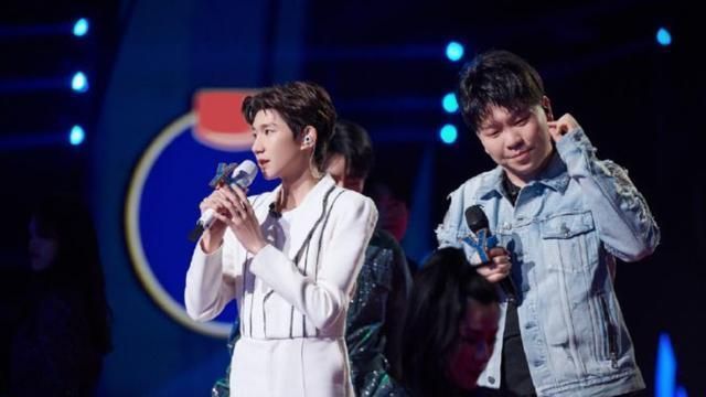 常石磊|我们的歌2:改编《海阔天空》又翻车,这样下去王源真的要淘汰了