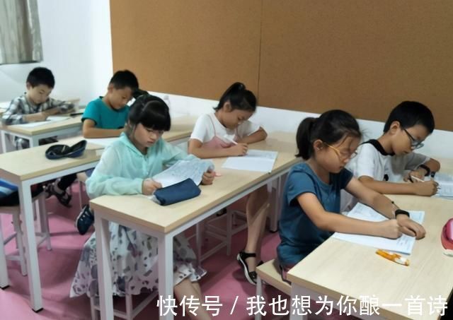 笔记$这位小学生的笔记,堪比“摩斯密码”,网友:够专家研究一辈子