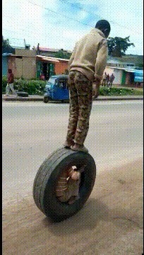 |搞笑GIF:大叔用什么牌子的洗发水,头发如此飘逸