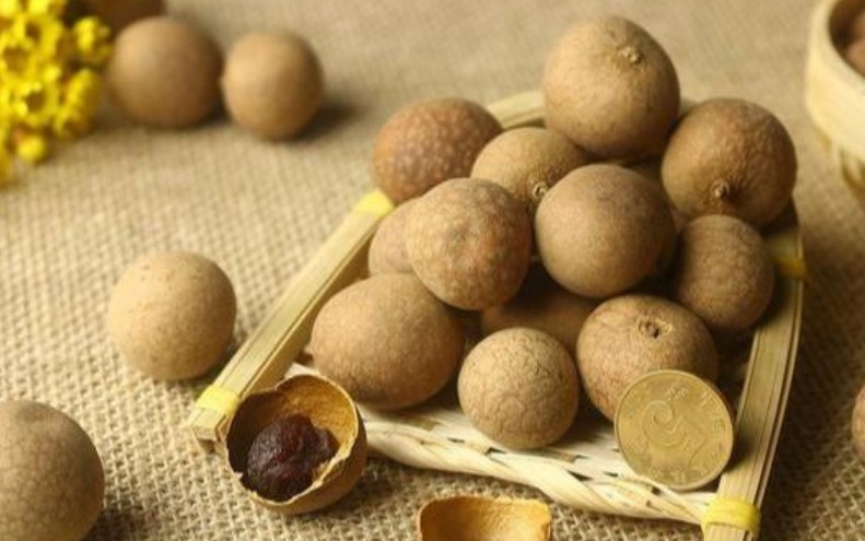 肥胖|葡萄干跟“一物”很合拍，坚持喝7天，祛湿排毒，大肚腩悄悄不见