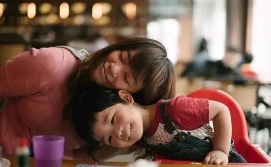 成绩|越是没本事的父母,总喜欢在这两件事上与孩子计较,你是这样的吗