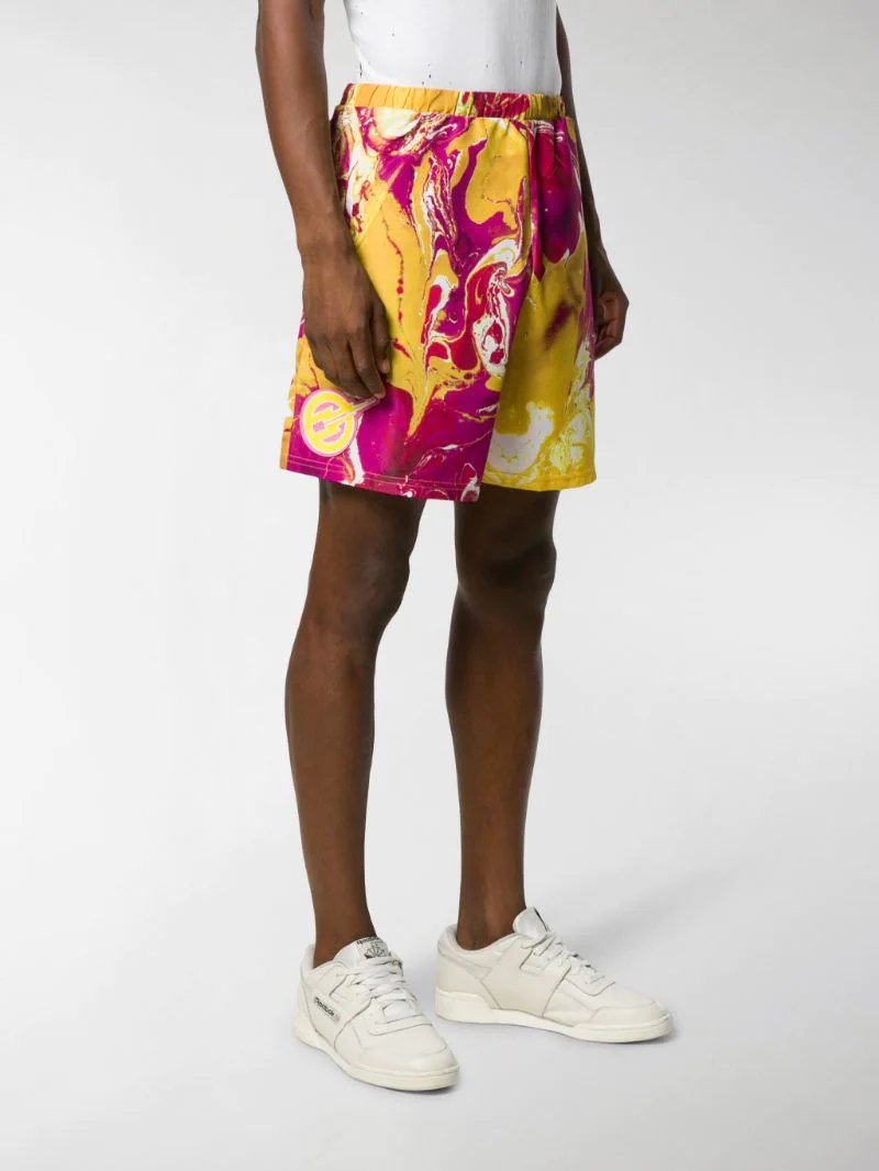 印花|怎么没有一个男人敢穿花短裤？