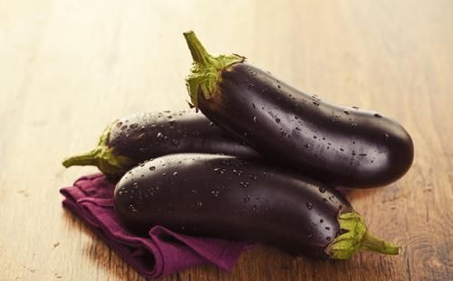 藜麦|茄子是骨质疏松的“加速器”?北大院士呼吁:若想养骨,“2绿1白”少吃