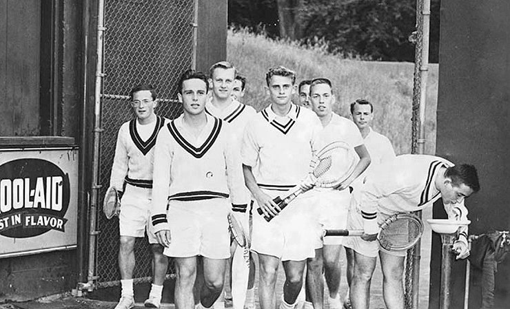 Y2K、土酷风要过去了？这个秋冬“学院风”来势凶猛|教你美 | enzo