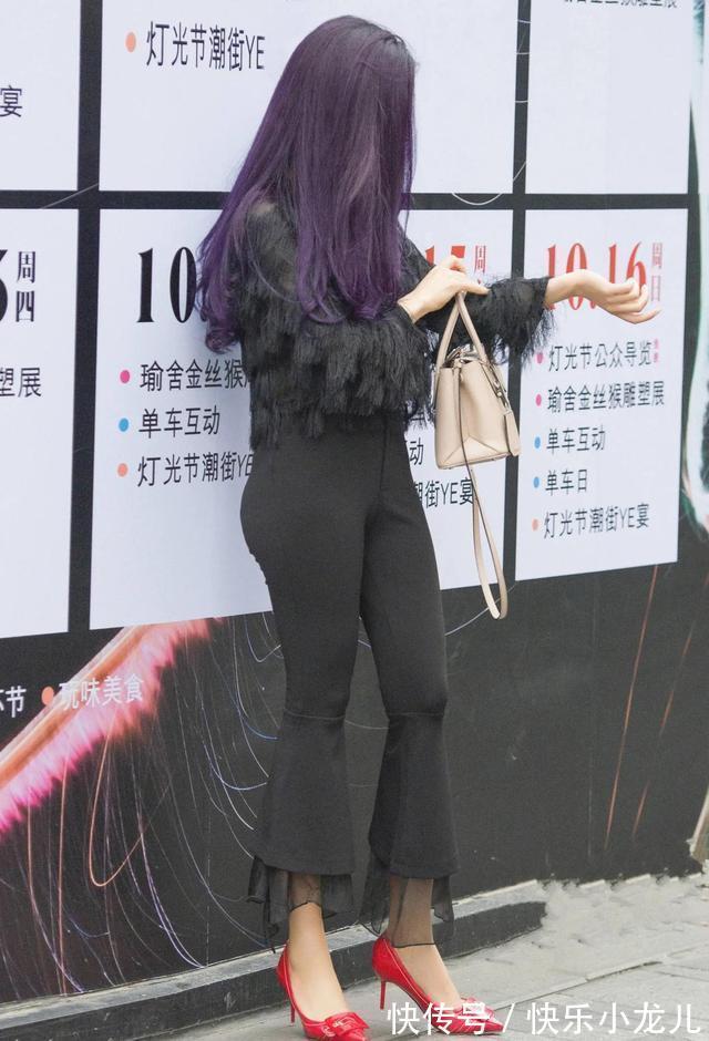 毛绒上衣|时髦女生的穿搭,时尚毛绒上衣配喇叭裤,穿出了秋季时尚的美