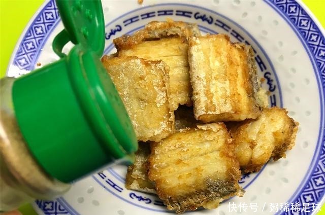 炸带鱼,用面粉还是淀粉许多人都用错了,难怪带鱼不酥脆还回软!