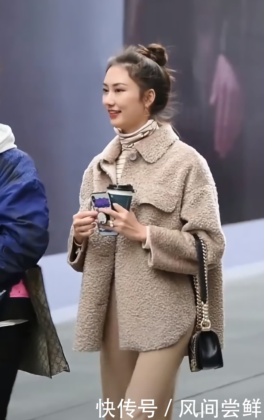 颜值|“外婆裤”果然有毒,20多岁美女都穿出了“树枝腿”,快拔草!