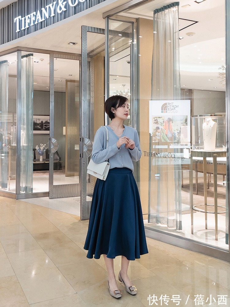 下半身 穿半身裙时别搭配小白鞋了,试试这些精致高跟鞋,高级优雅又百搭