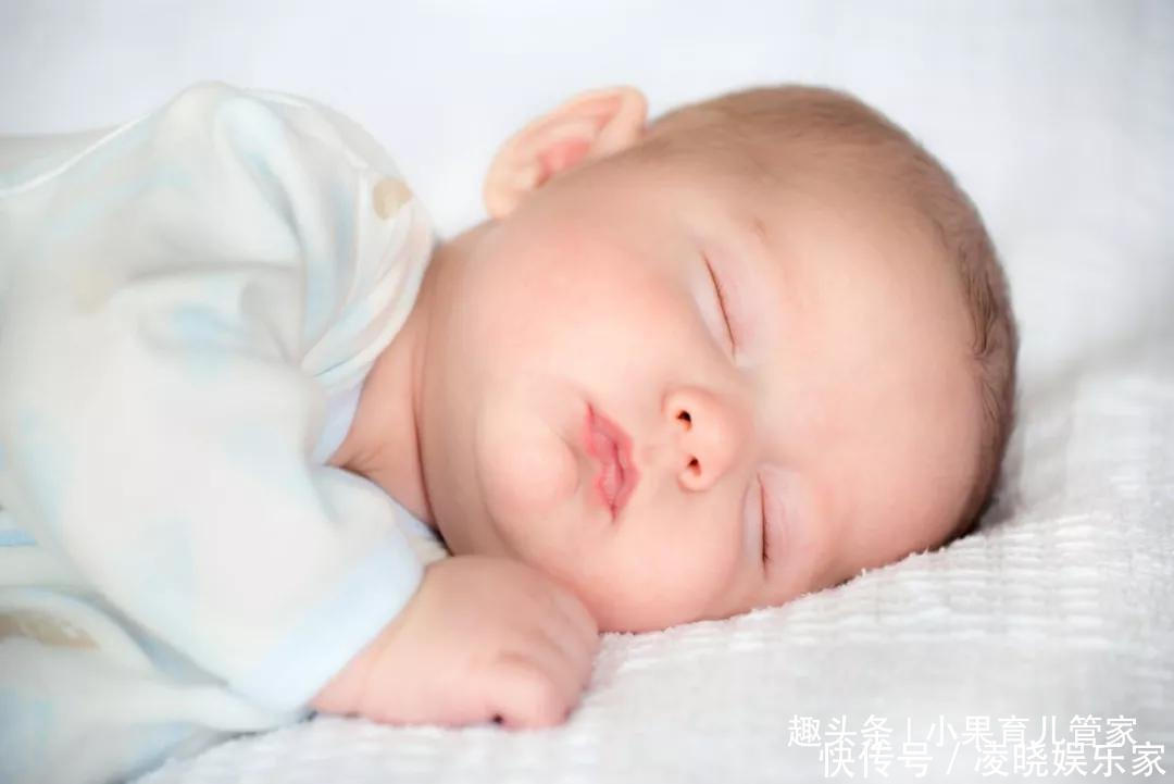 睡眠量|0~1 岁婴儿的作息指南,照着做养出健康宝宝,快收了