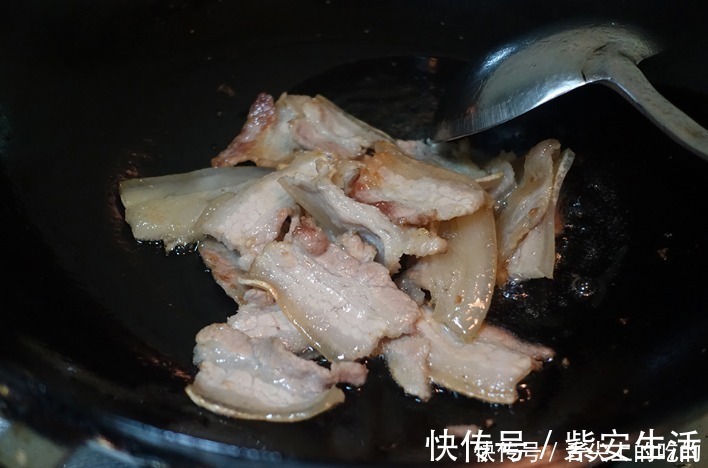 大厨|不管炒啥肉,不能直接下锅!大厨:记住3点,肉软嫩入味,不粘锅