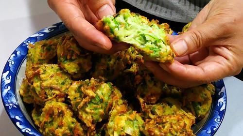 丸子外酥|不管炸什么丸子,牢记“3要点”,丸子外酥里嫩,凉了也不硬,特香!