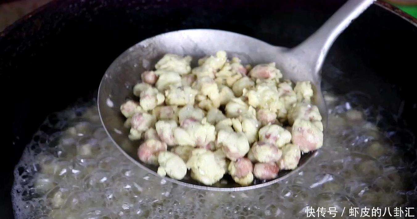 1碗花生米，1个鸡蛋，筷子一搅，百吃不厌，做饭特别受欢迎