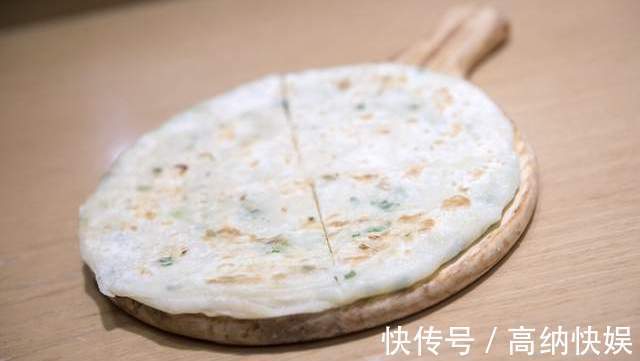 诀窍|烙饼时,和面用冷水还是热水牢记2个诀窍,饼柔软起层不干不硬